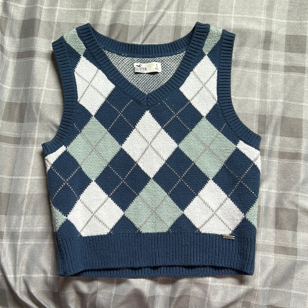 Hollister v-neck sweater vest